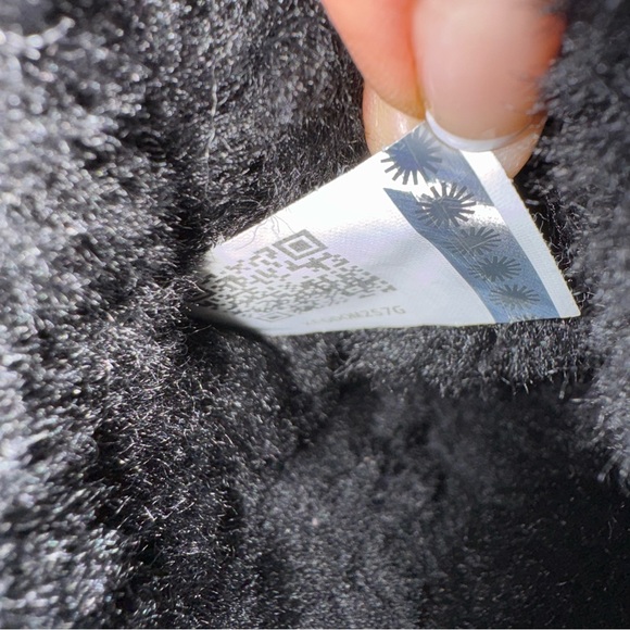 UGG Bailey Bow II Sheepskin Black Suede Winter Boots Women’s Size 10 - Picture 13 of 16